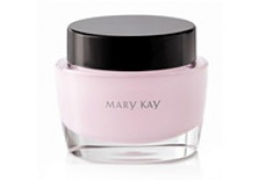 Интенсивно увлажняющий крем для сухой кожи Intense Moisturizing Cream, 51 g Нежно-розовый крем позволяет коже оставаться увлажненной более 10 часов. Богатая формула крема, включающая в себя морские экстракты, витамин Е и минеральные вещества (цинк, медь и магний), подарит вашей коже сияние и невероятное ощущение нежности. 