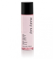 Обезжиренное средство для снятия косметики с глаз Oil-Free Eye Makeup Remover, 110 ml Обезжиренное средство не содержит ароматических добавок, гипоаллергенно, мягко и легко удаляет любую косметику и все виды туши. Смягчает и питает нежную кожу, не оставляя ощущения жирности, облегчает нанесение косметики сразу после использования средства. 