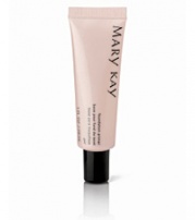 Средство-основа для макияжа MaryKay® Foundation Primer, 29 ml Средство-основа обеспечивает прекрасную базу для тональной основы, улучшает ее нанесение и повышает устойчивость макияжа. Средство быстро впитывается, выравнивая поверхность кожи. Легкая гелеобразная формула содержит оптически рассеивающие компоненты, которые помогают зрительно уменьшить морщинки, поры и другие несовершенства кожи. 