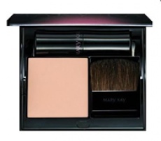Минеральная компактная пудра Mary Kay® Mary Kay® Sheer Mineral Pressed Powder, 9 g Полупрозрачная, шелковистая, нежная, как дуновение ветра. Эта компактная пудра создаст легкое, незаметное покрытие, которое защитит вашу кожу в течение дня и позволит ей надолго сохранить матовый оттенок. Она помогает визуально уменьшить морщинки, придает коже сияние и, кроме того, обеспечивает контроль за жирностью кожи на протяжении 8 часов! Цена: 380 руб. Слоновая кость 1 Слоновая кость 2 Слоновая кость 2 Бежевый 1 Бежевый 1 Бежевый 2 